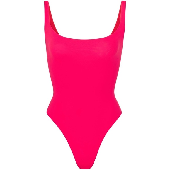 SKIMS FITS EVERYBODY SQUARE NECK THONG BODYSUIT STRETCHY ULTRA PINK Rare MEDIUM - Picture 3 of 6